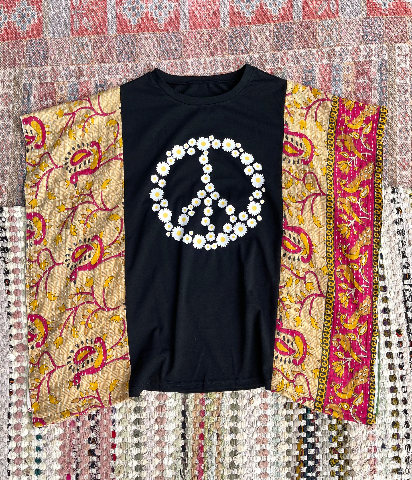 KANTHA PEACE TEE BLACK