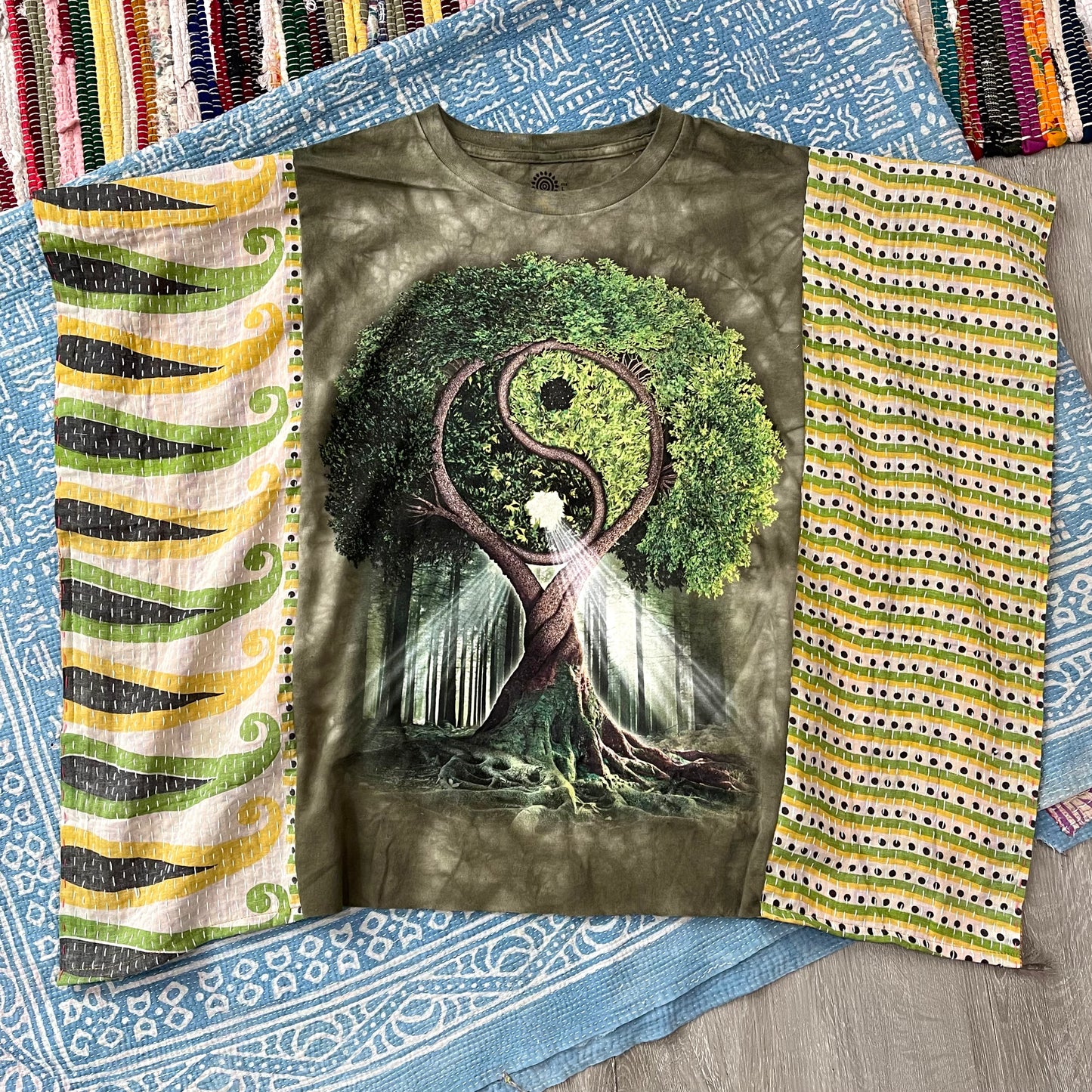 Yin Yang Tree - Kantha Tee S-2X
