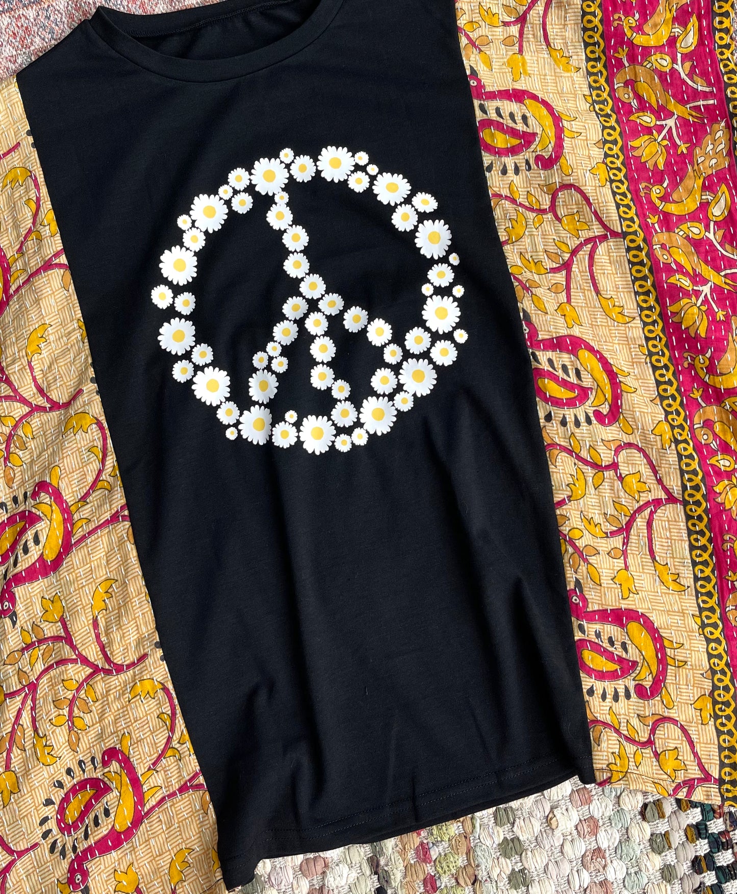 KANTHA PEACE TEE BLACK