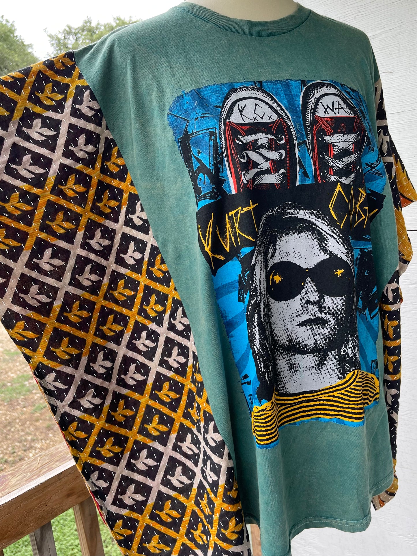 KURT COBAIN OS OVERSIZED