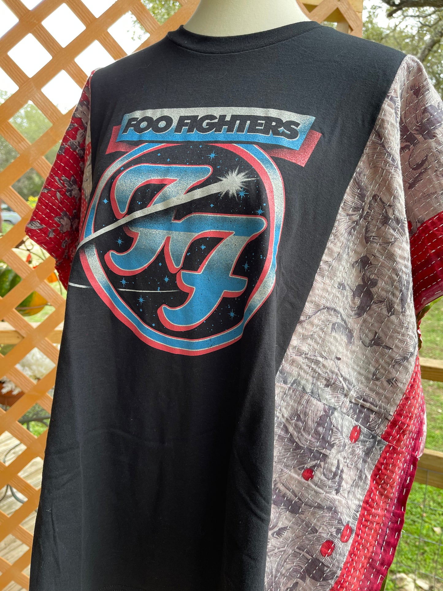 FOO FIGHTERS SHIRT FREE SIZE