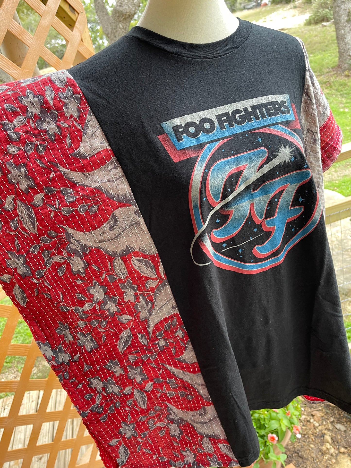 FOO FIGHTERS SHIRT FREE SIZE