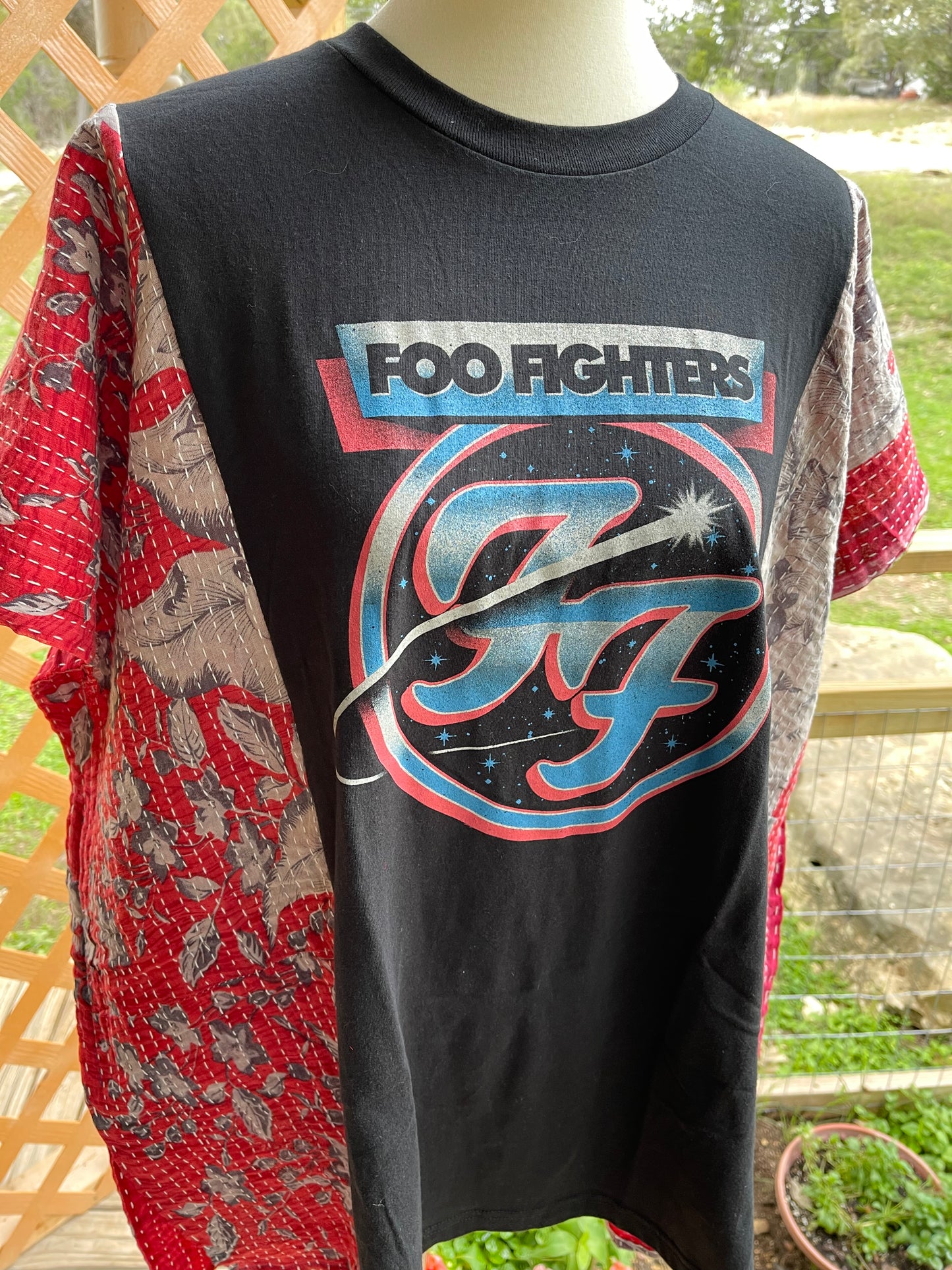 FOO FIGHTERS SHIRT FREE SIZE